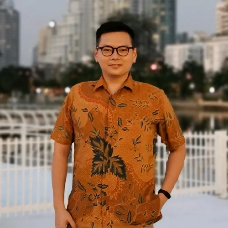Portrait of Tommy Hartono